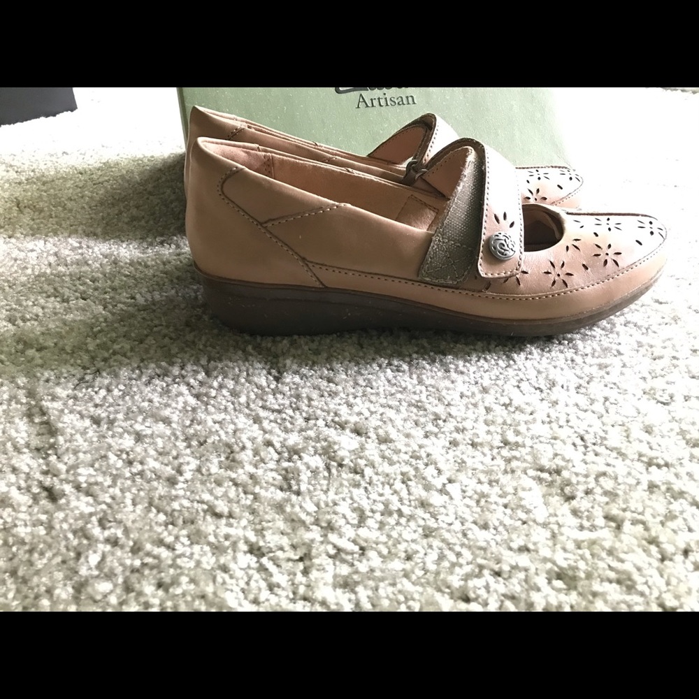 Flats - Picture 2 of 5